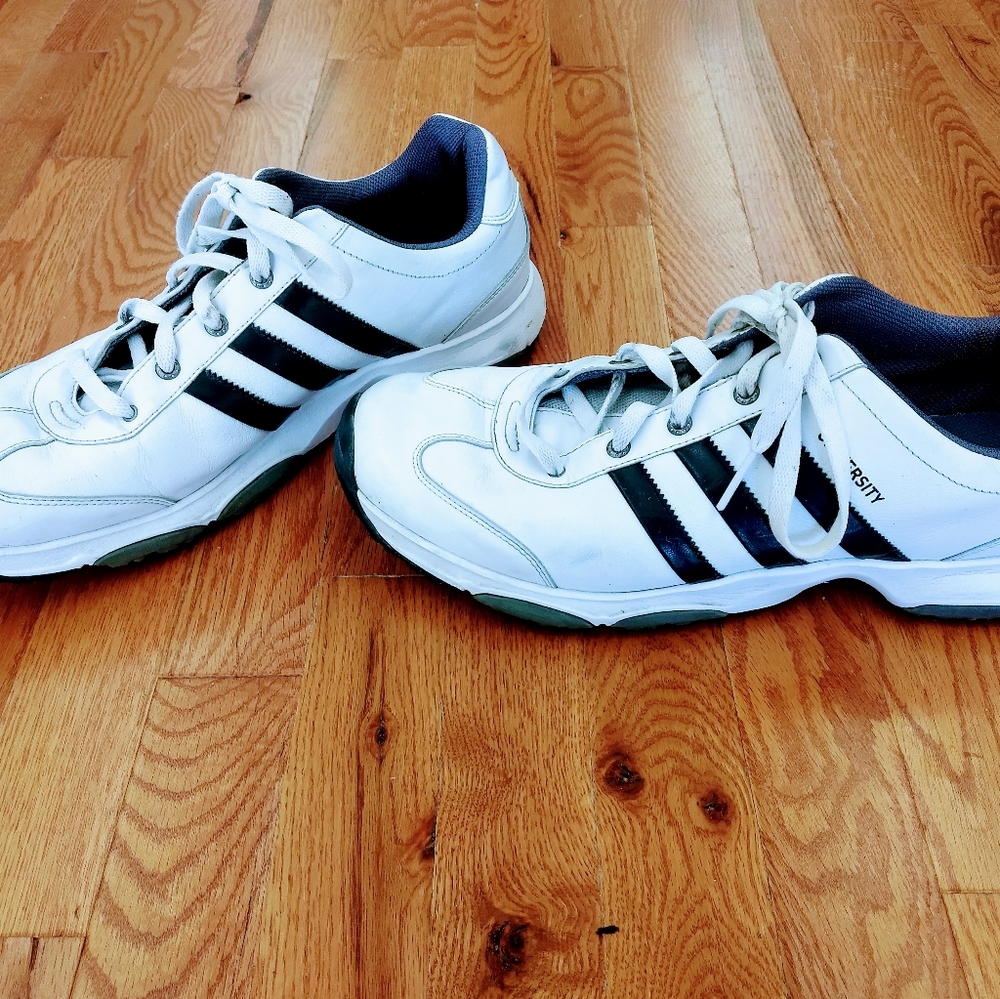 Golf shoes